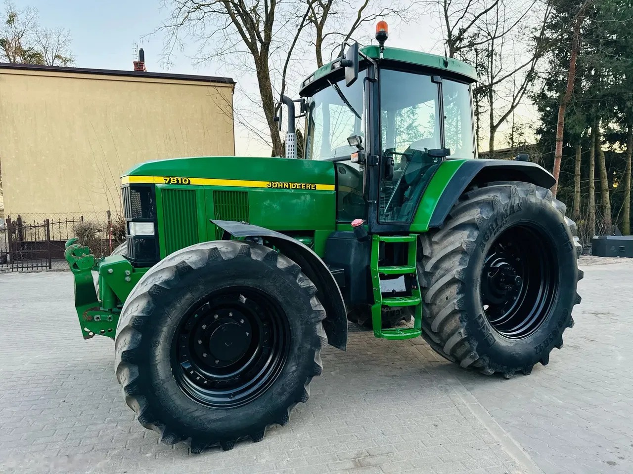 2001 John Deere 7810, dovoz Skladem v EU — foto 9 z 12