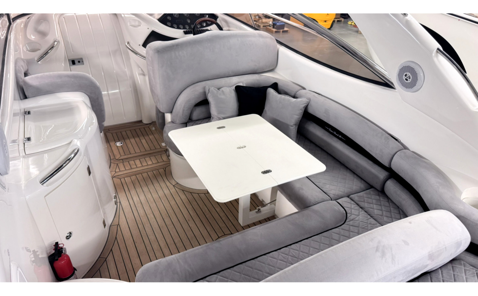 2003 Sunseeker, dovoz Skladem v EU — foto 5 z 12