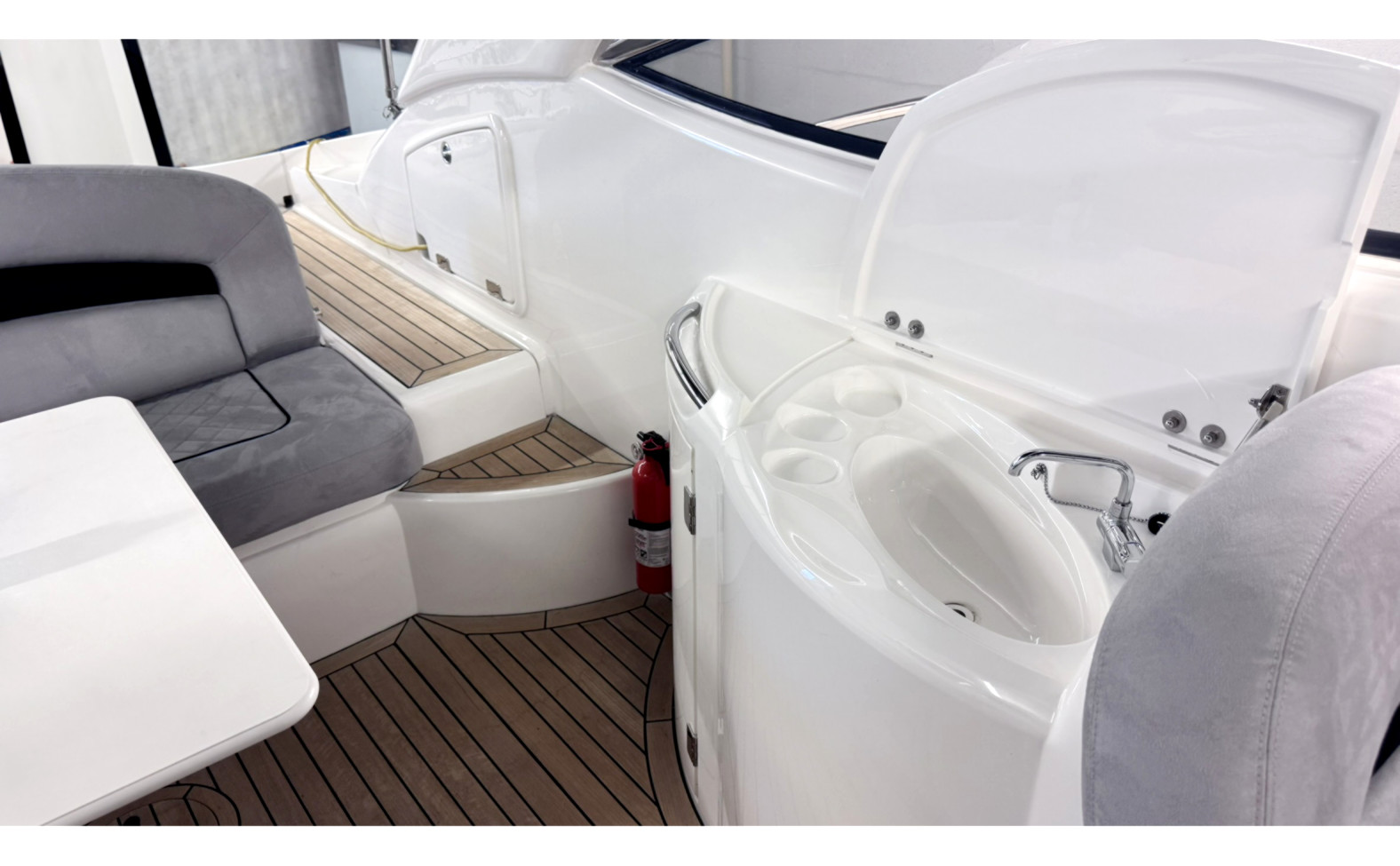 2003 Sunseeker, dovoz Skladem v EU — foto 7 z 12