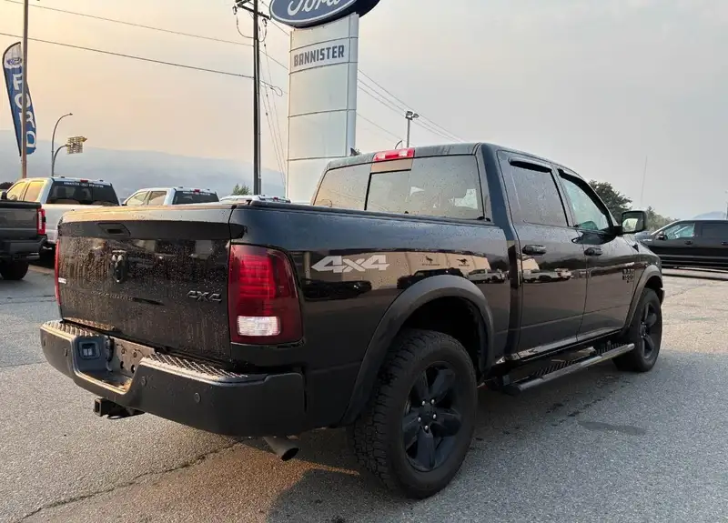 2019 RAM 1500 SLT, černá, 124 605 km, dovoz Kanada — foto 5 z 11