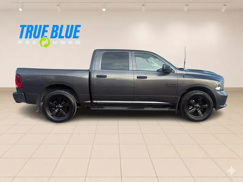 2022 RAM 1500 Express, šedá, 75 894 km, dovoz Kanada — foto 6 z 12