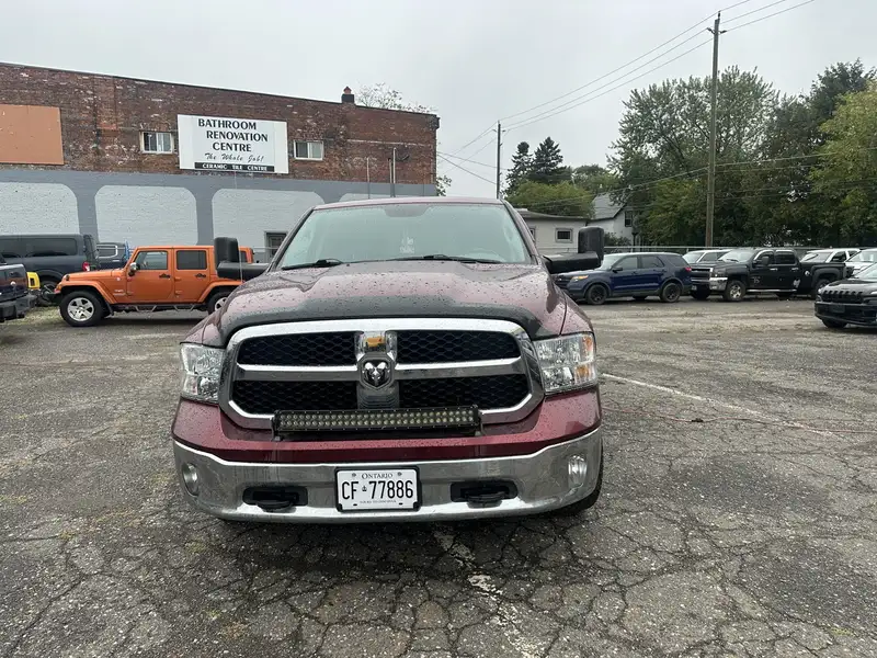 2017 RAM 1500 SLT, červená, 151 000 km, dovoz Kanada — foto 2 z 8