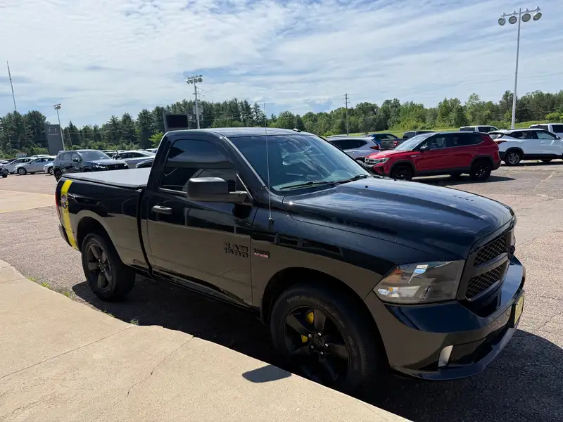 2016 RAM 1500 ST, černá, 99 987 km, dovoz Kanada — foto 9 z 12
