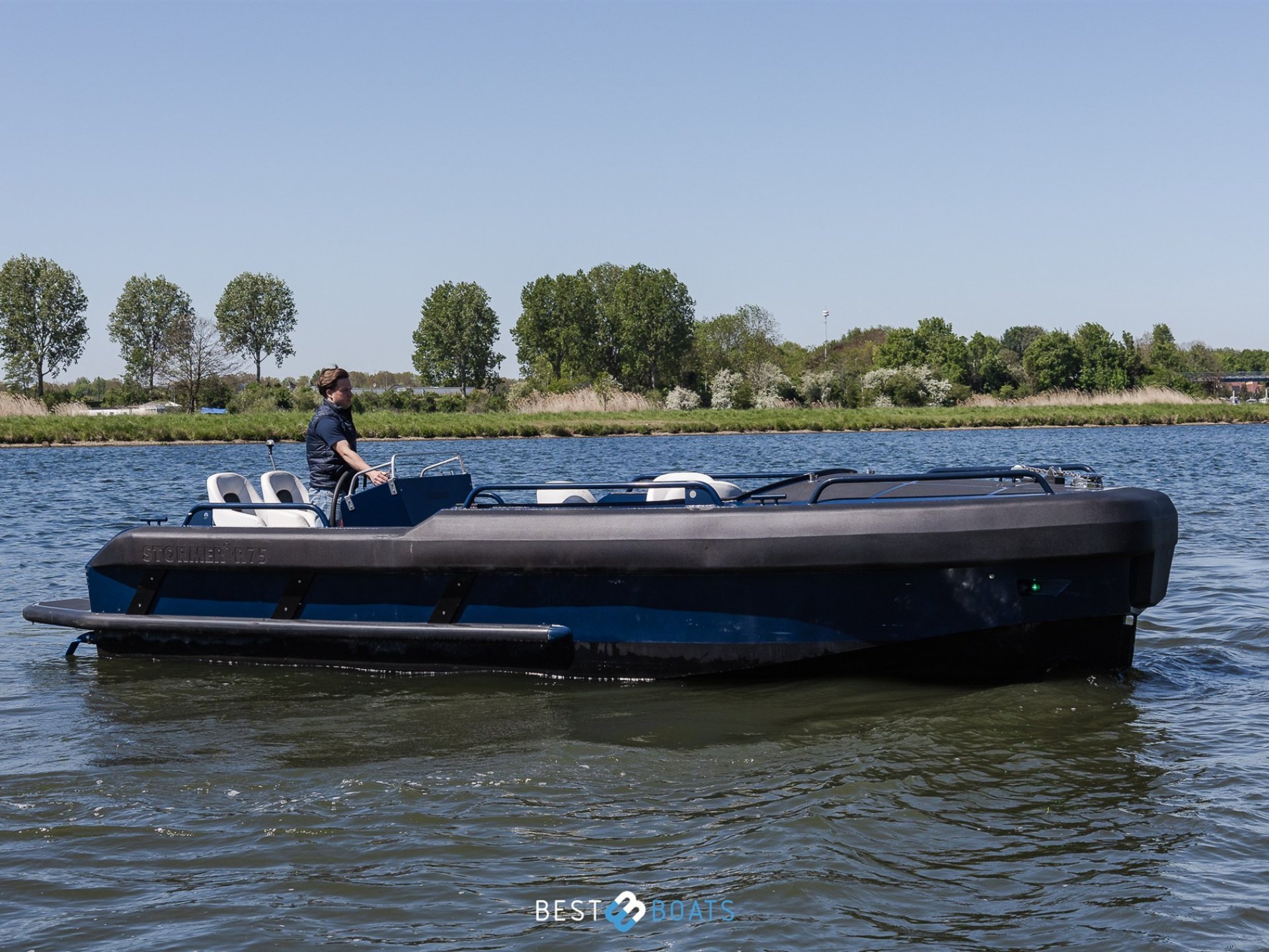 2018 Tender R75, dovoz Skladem v EU — foto 2 z 20