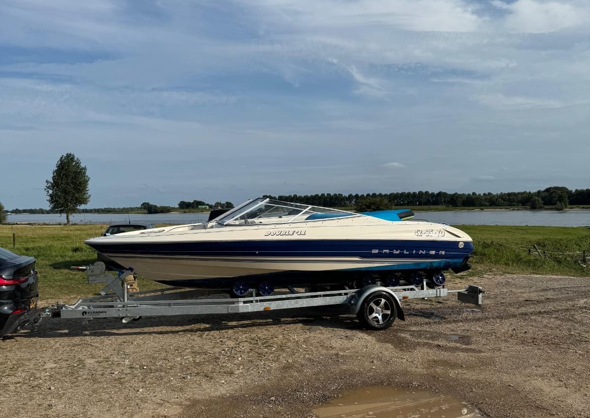 Bayliner, dovoz Skladem v EU — foto 1
