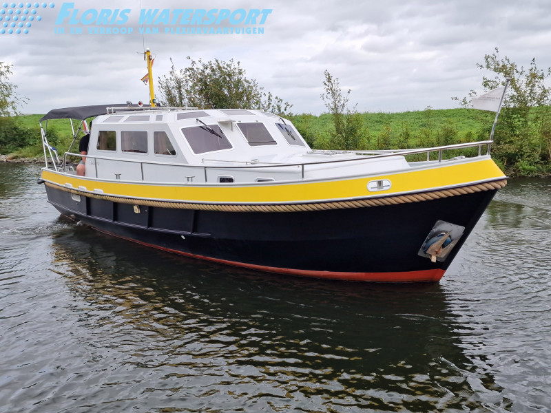 2003 32 Pilothouse, dovoz Skladem v EU — foto 2 z 6