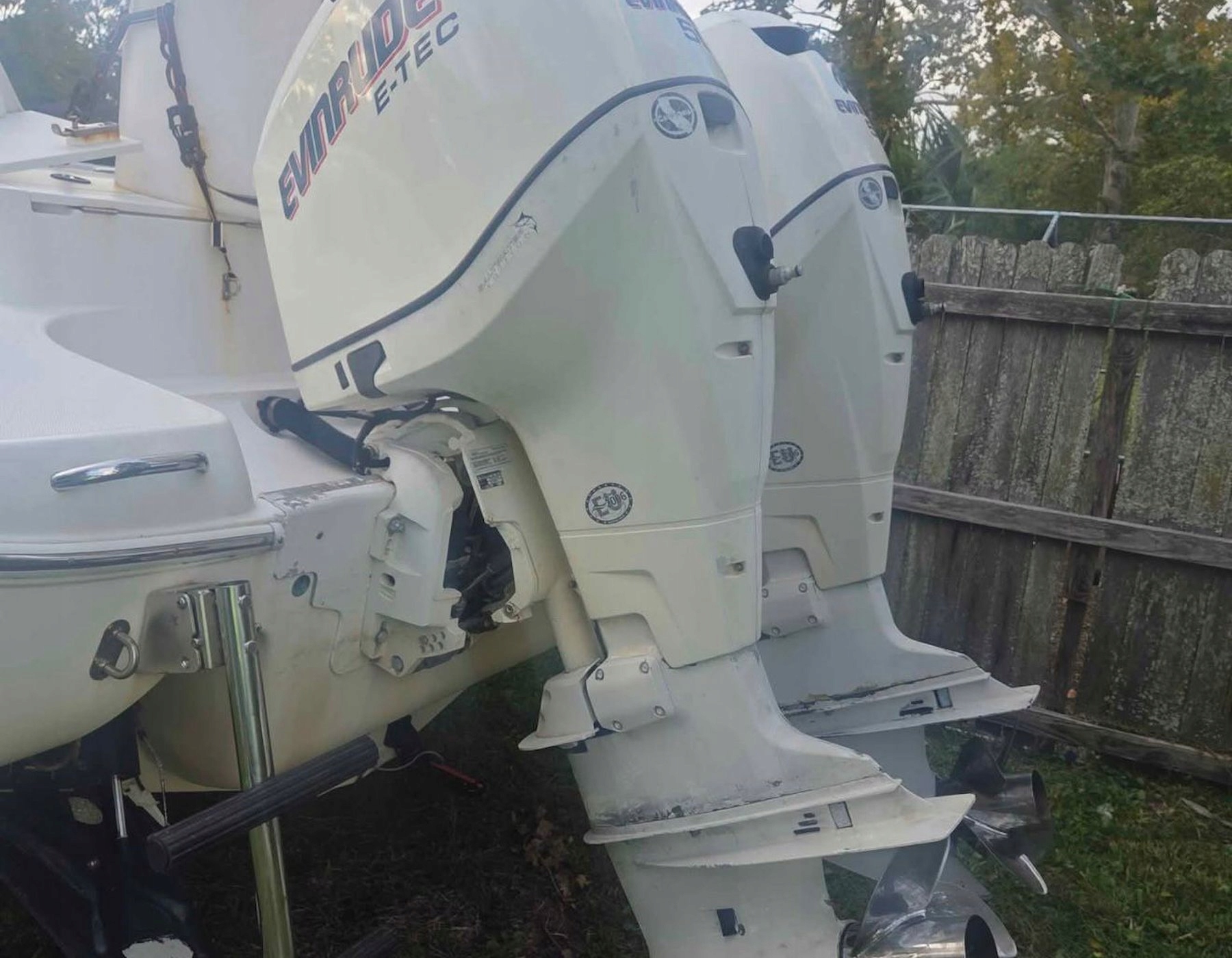 Závěsný motor Evinrude 250 E-tec E250dpzsdr 250km, Skladem v EU — foto 1