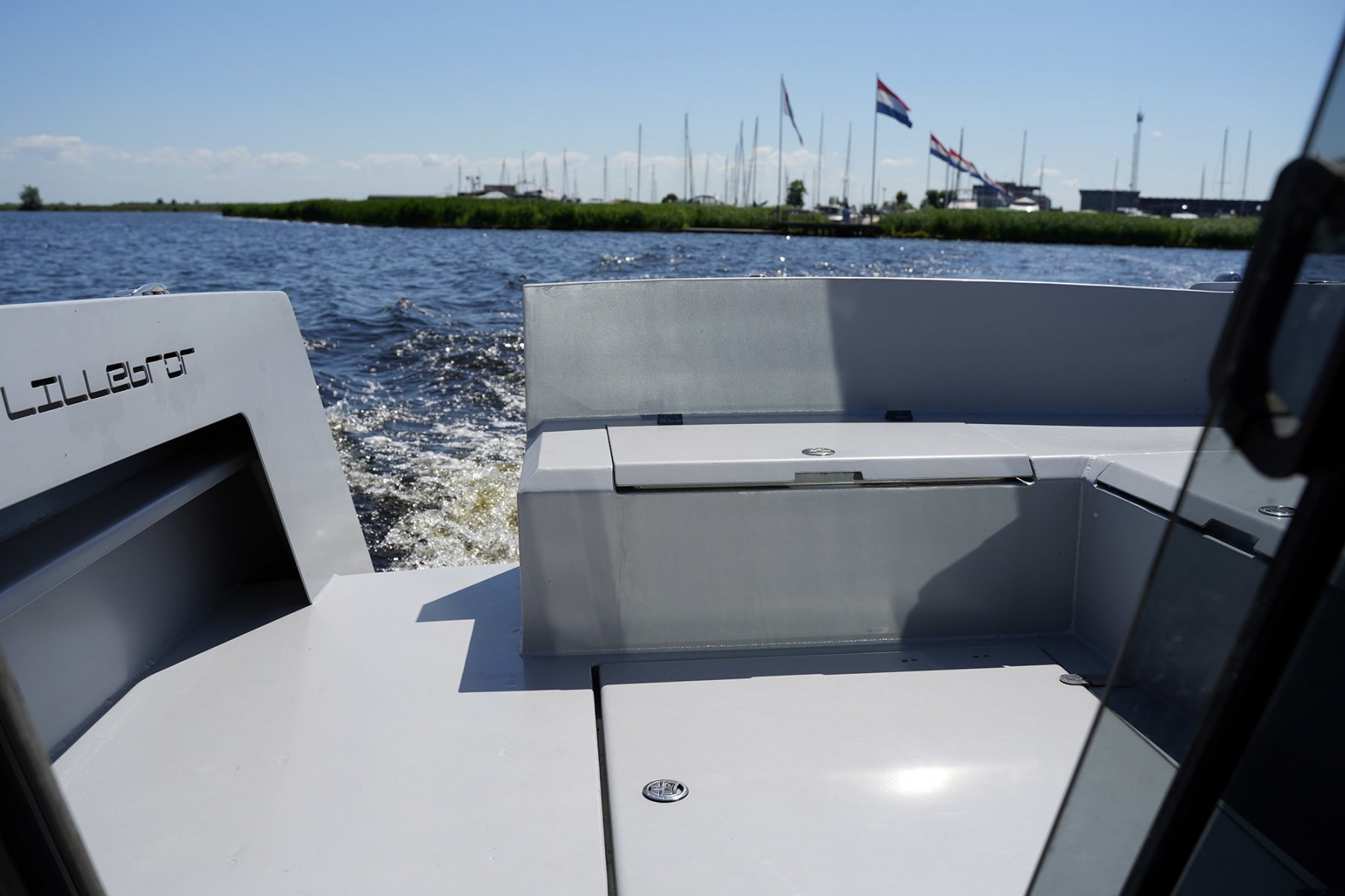 2022, dovoz Skladem v EU — foto 12 z 20