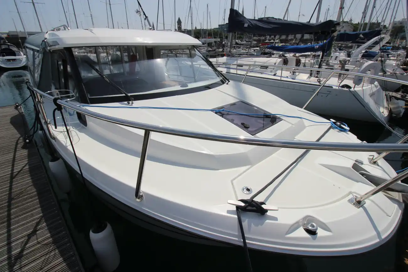 2023 Jeanneau, dovoz Skladem v EU — foto 4 z 19