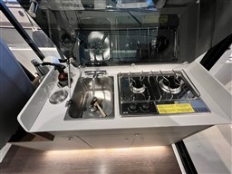 Bénéteau, dovoz Skladem v EU — foto 11 z 20
