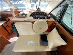 2000 40 Flybridge, dovoz Skladem v EU — foto 12 z 20
