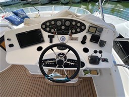 2000 40 Flybridge, dovoz Skladem v EU — foto 5 z 20