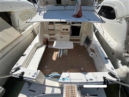 2000 40 Flybridge, dovoz Skladem v EU — foto 9 z 20