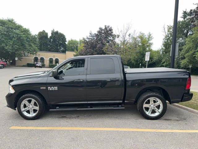 2017 RAM 1500 Express, černá, 175 000 km, dovoz Kanada — foto 2 z 5