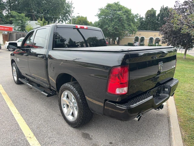 2017 RAM 1500 Express, černá, 175 000 km, dovoz Kanada — foto 3 z 5