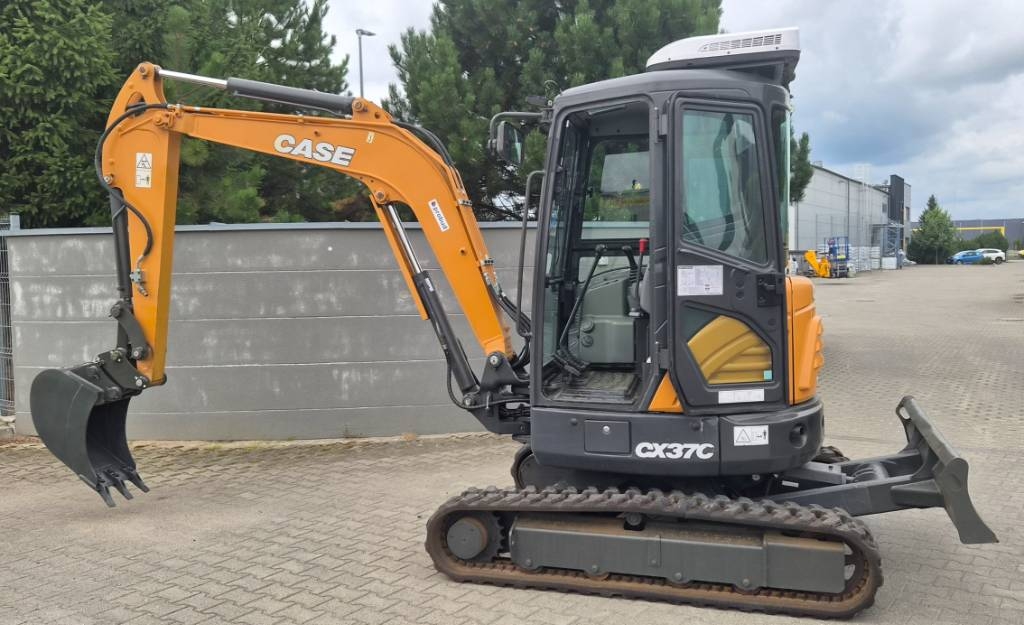 2019 Case CX 37 C, 766 mth, dovoz Skladem v EU — foto 2 z 11