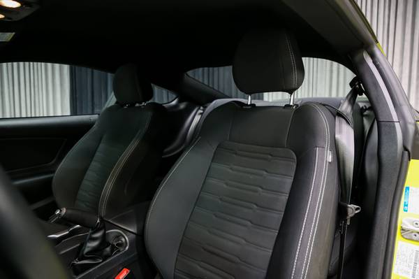 2021 Ford, dovoz Kanada — foto 12 z 12
