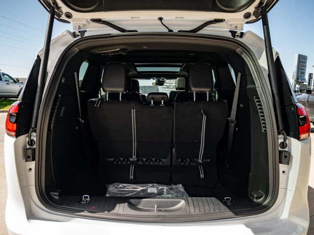 2027 Chrysler Pacifica Select, bílá, 13 km, dovoz Kanada — foto 9 z 20
