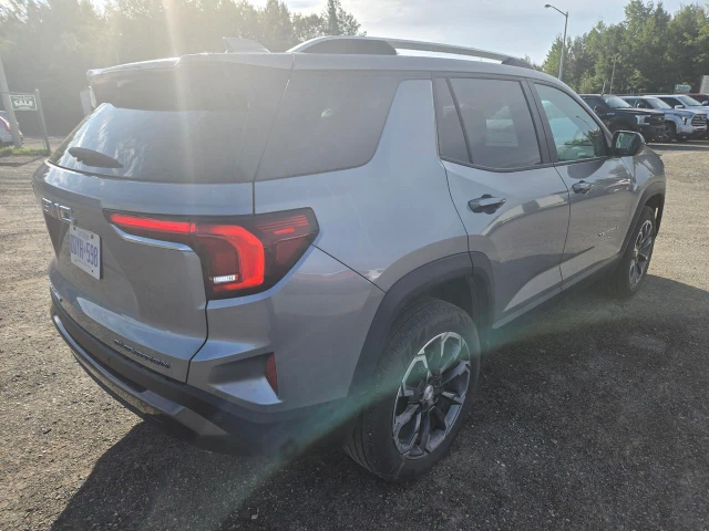 2025 GMC Terrain AWD Elevation, šedá, 44 000 km, dovoz Kanada — foto 4 z 5