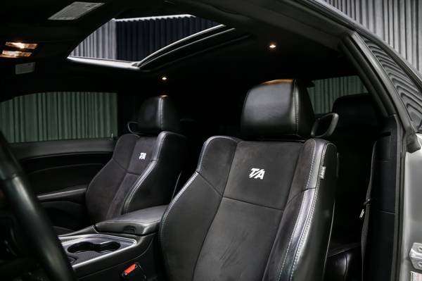 2018 Dodge, dovoz Kanada — foto 10 z 12