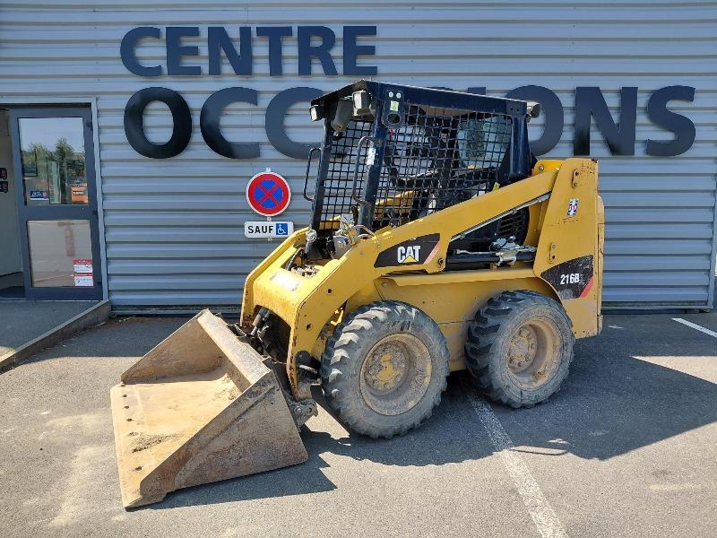 2011 Cat 216B, 955 mth, dovoz Skladem v EU — foto 1