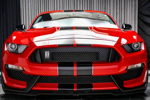 2018 Ford, dovoz Kanada — foto 5 z 12