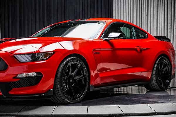 2018 Ford, dovoz Kanada — foto 6 z 12