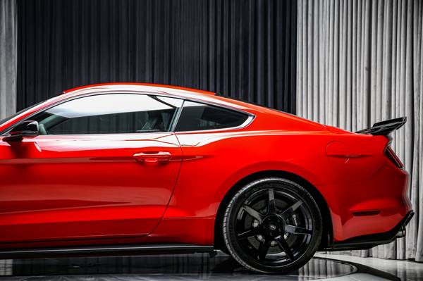 2018 Ford, dovoz Kanada — foto 8 z 12