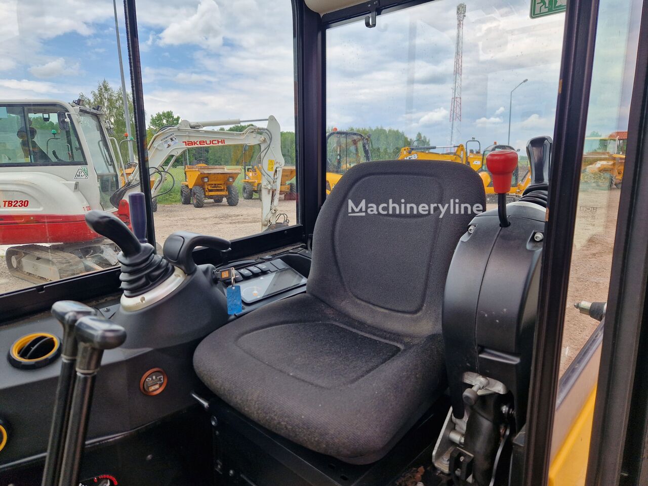 2019 JCB 15, 240 mth, dovoz Skladem v EU — foto 9 z 14