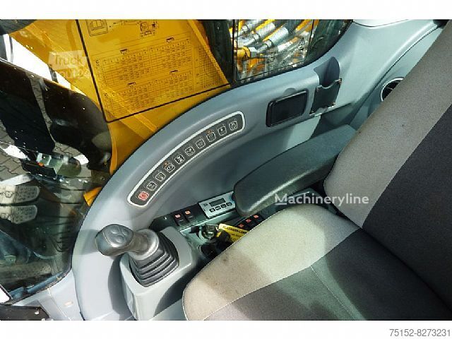2011 JCB JS, 4 518 mth, dovoz Skladem v EU — foto 15 z 16