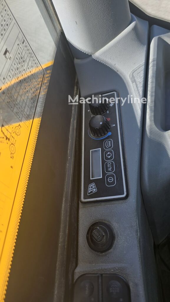 2018 JCB JS, 2 870 mth, dovoz Skladem v EU — foto 11 z 16