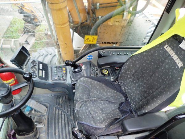 2011 Liebherr, 10 950 mth, dovoz Skladem v EU — foto 11 z 16
