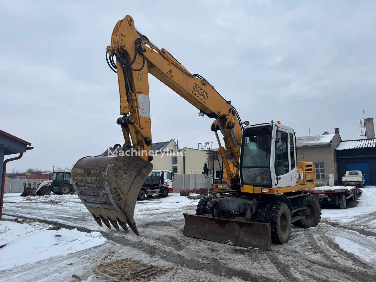 2000 Liebherr, 21 741 mth, dovoz Skladem v EU — foto 1