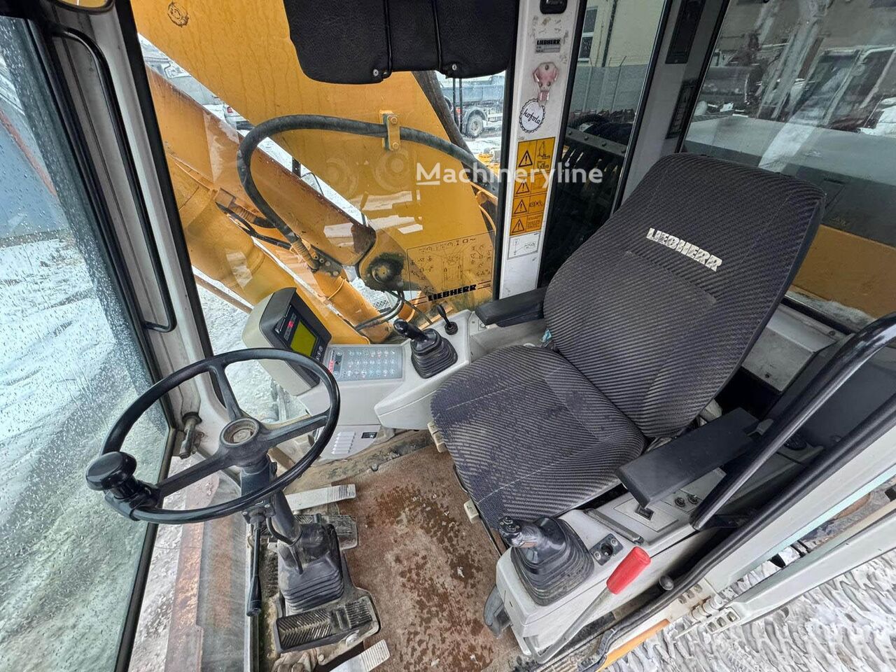 2000 Liebherr, 21 741 mth, dovoz Skladem v EU — foto 13 z 16