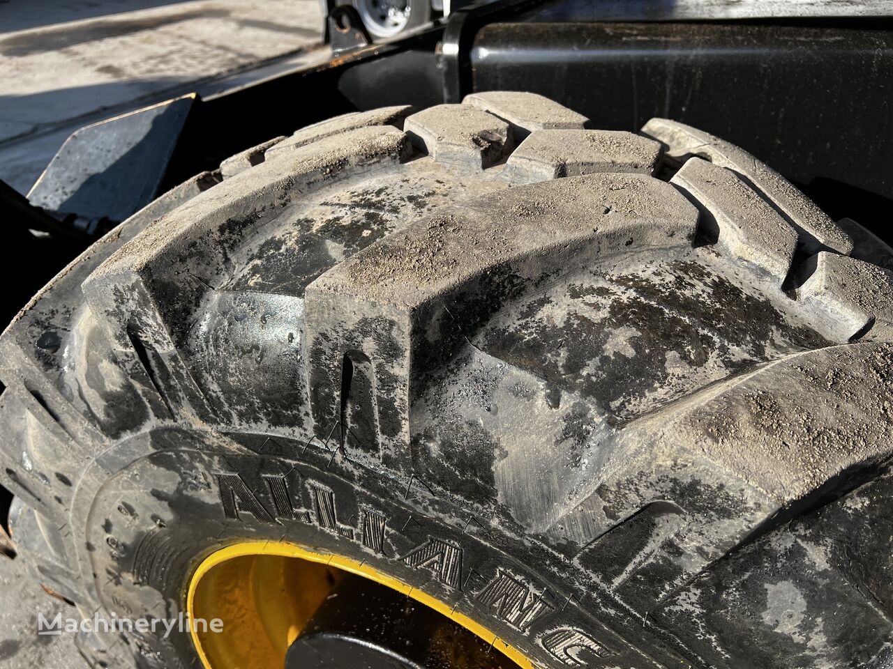 2012 JCB JS, 11 210 mth, dovoz Skladem v EU — foto 12 z 16