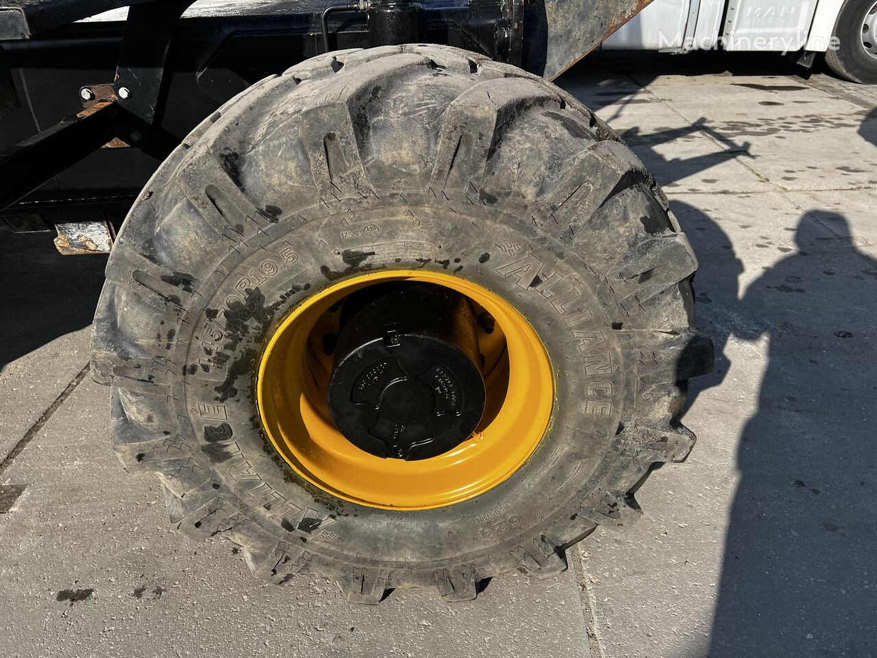 2012 JCB JS, 11 210 mth, dovoz Skladem v EU — foto 13 z 16