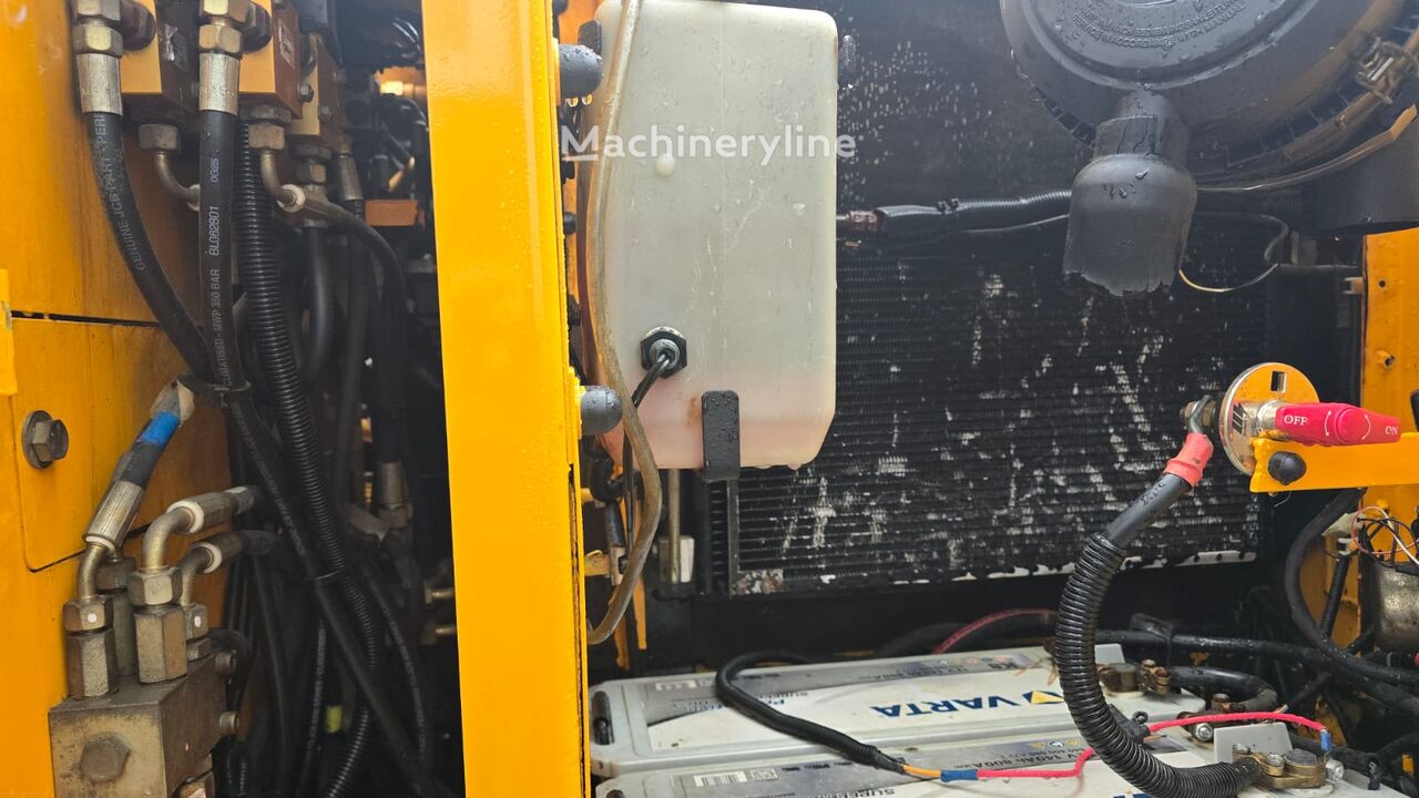 2002 JCB JS, 13 500 mth, dovoz Skladem v EU — foto 14 z 16
