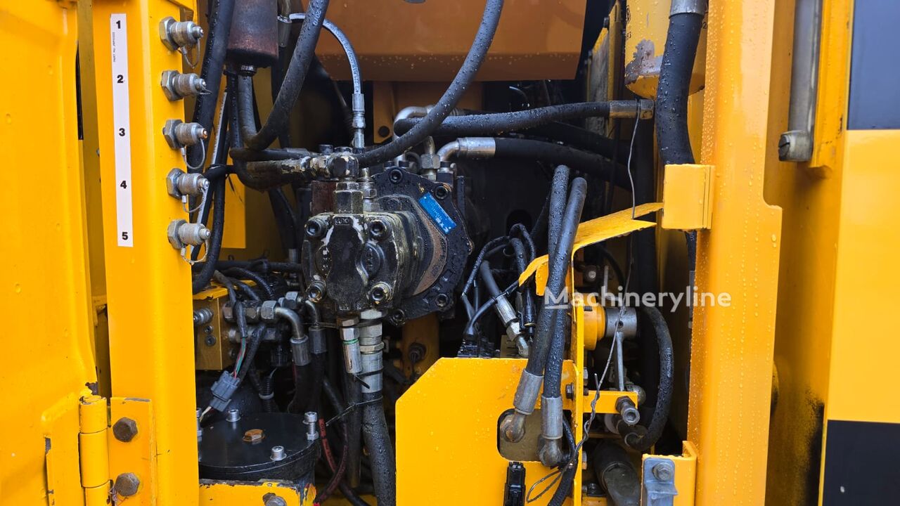 2002 JCB JS, 13 500 mth, dovoz Skladem v EU — foto 8 z 16