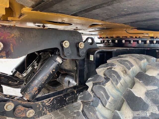 2012 Caterpillar, 10 552 mth, dovoz Skladem v EU — foto 13 z 16