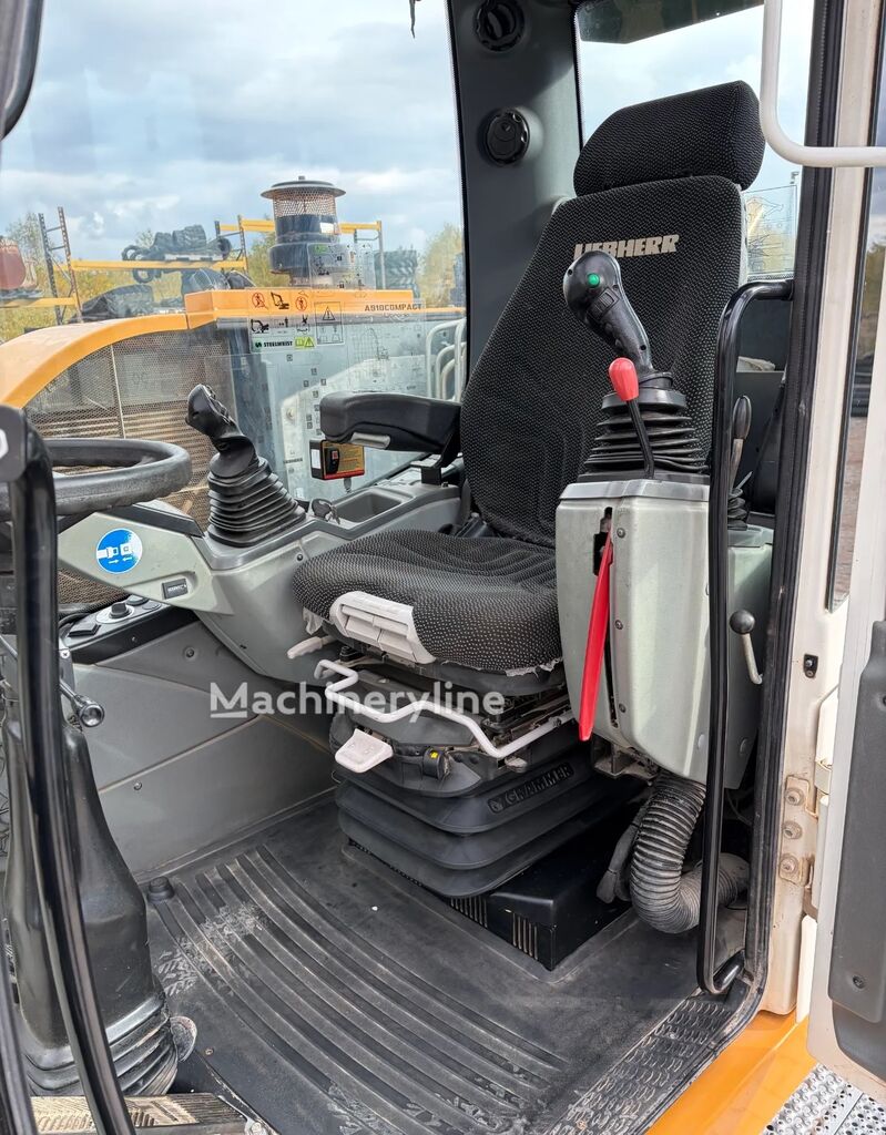 2016 Liebherr A910, 10 720 mth, dovoz Skladem v EU — foto 8 z 15