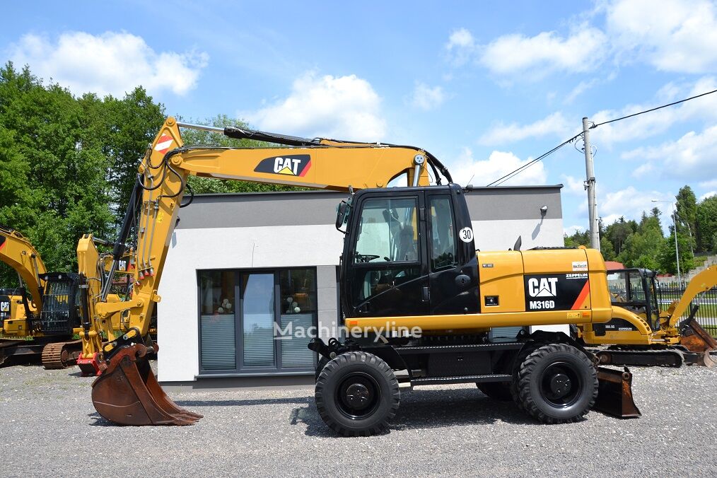 2013 Caterpillar, 12 100 mth, dovoz Skladem v EU — foto 4 z 16