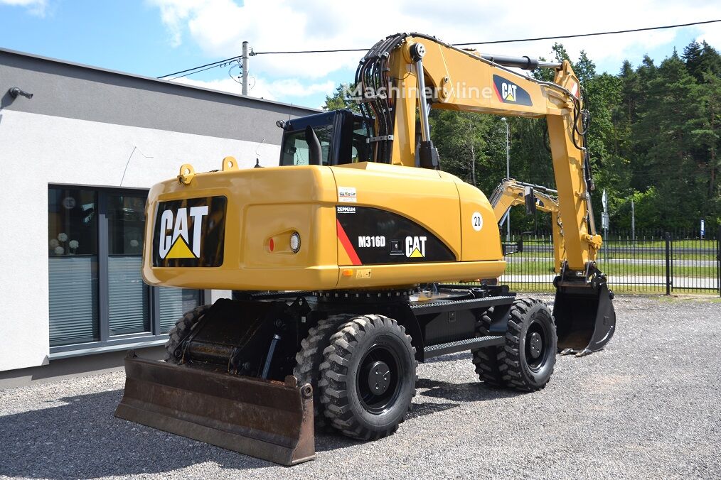 2013 Caterpillar, 7 900 mth, dovoz Skladem v EU — foto 10 z 16