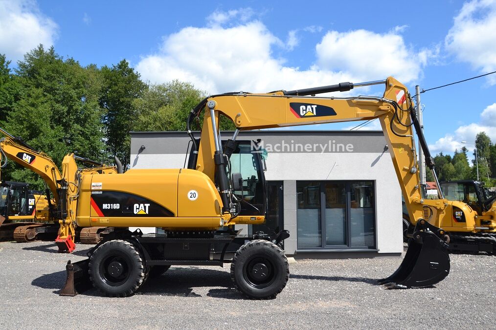 2013 Caterpillar, 7 900 mth, dovoz Skladem v EU — foto 12 z 16