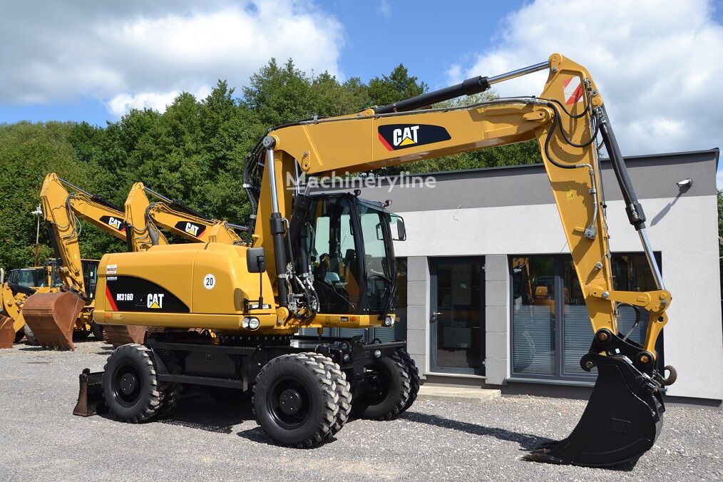 2013 Caterpillar, 7 900 mth, dovoz Skladem v EU — foto 13 z 16