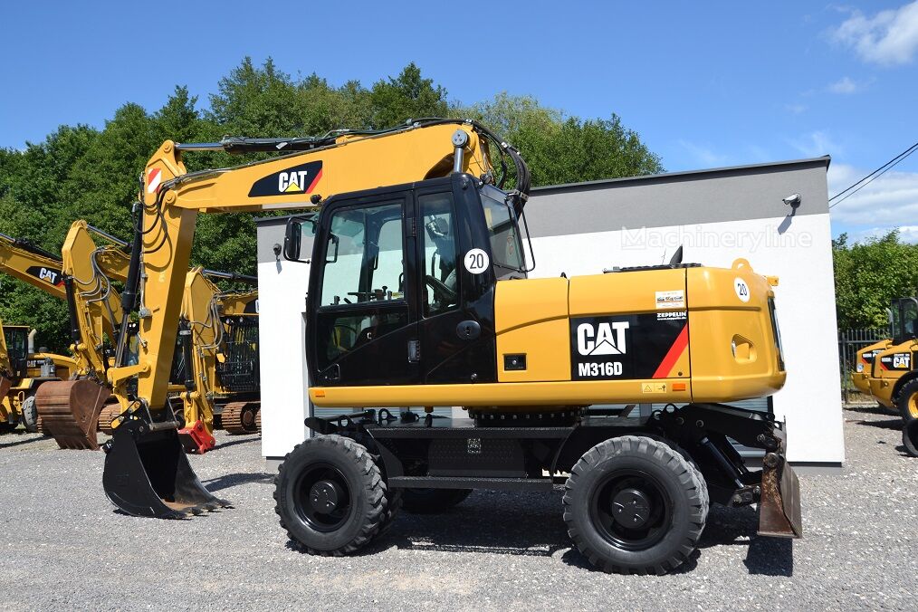 2013 Caterpillar, 7 900 mth, dovoz Skladem v EU — foto 5 z 16