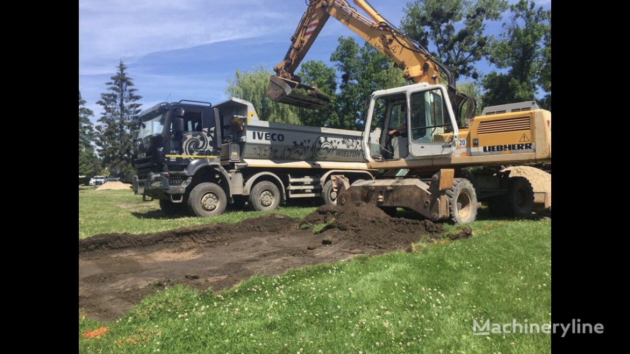 2003 Liebherr 924, 12 300 mth, dovoz Skladem v EU — foto 2 z 2