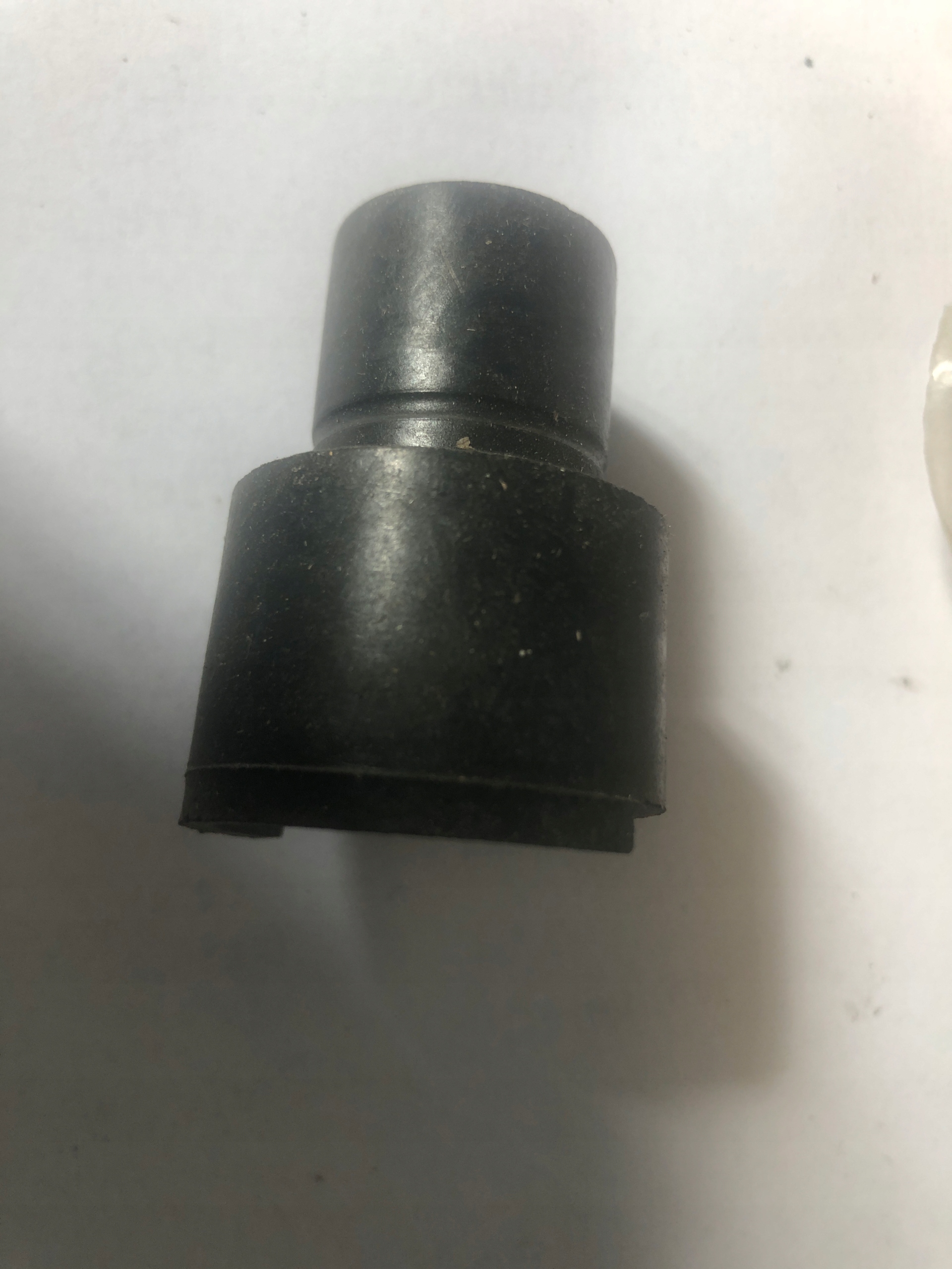 CAT pouzdro wtyczki 18 AWG 7-pinowa 9G-3670, Skladem v EU — foto 1