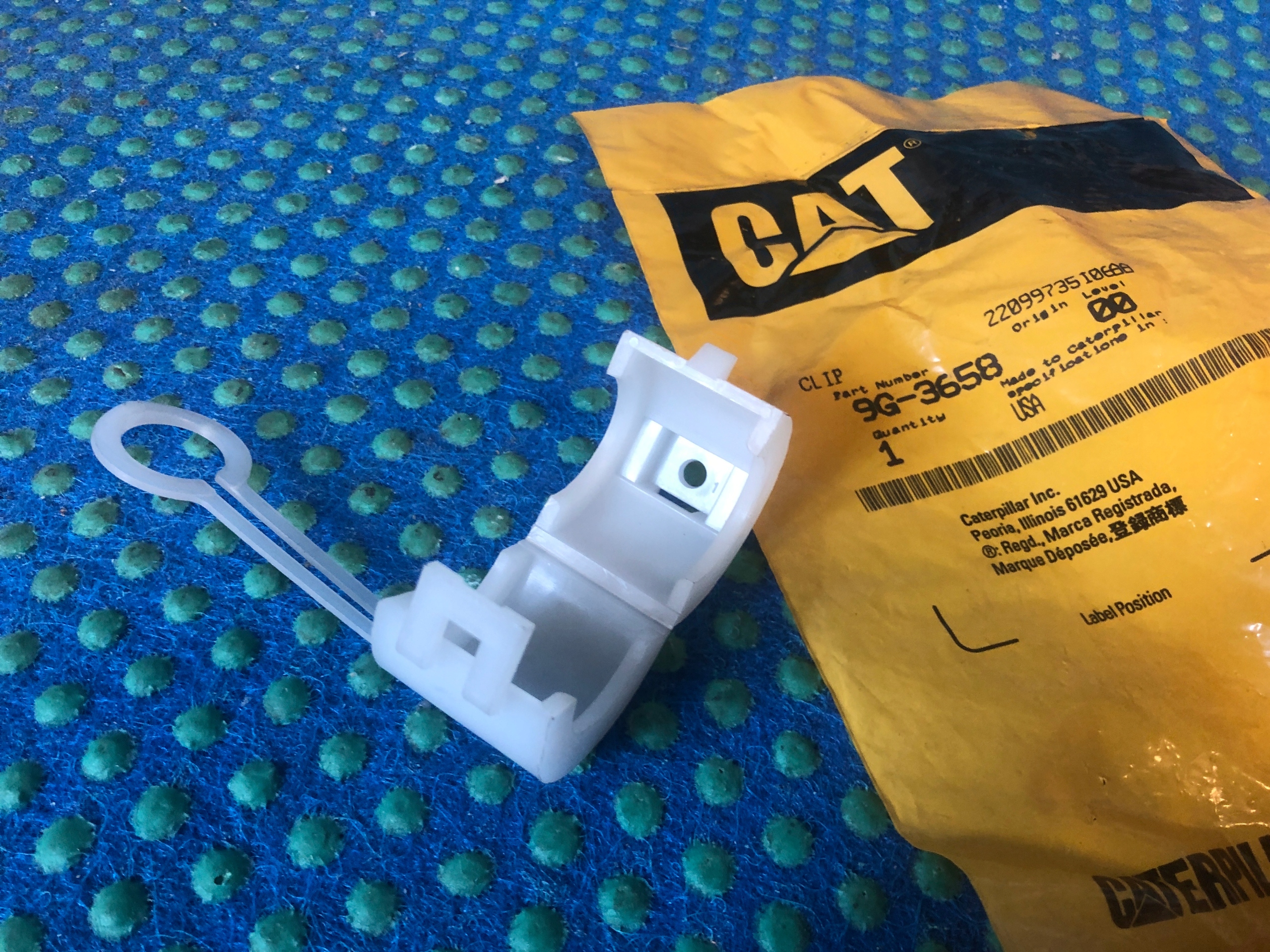 Třmen Cat 9g-3658, Skladem v EU — foto 1