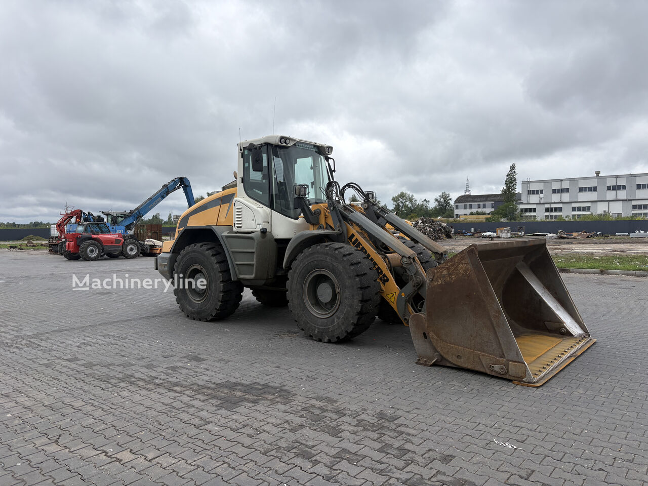 2015 Liebherr, 15 681 mth, dovoz Skladem v EU — foto 4 z 13