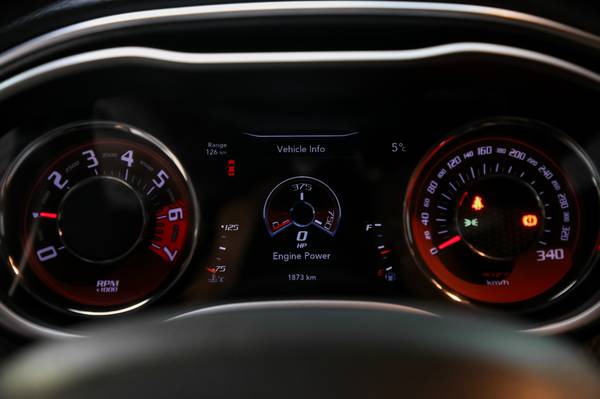 2016 Dodge, dovoz Kanada — foto 12 z 12